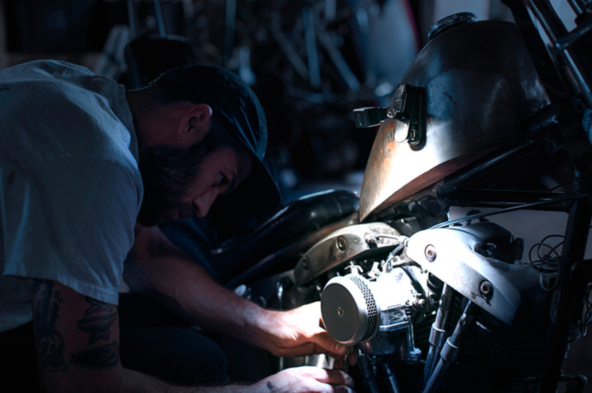 Прожектор Zeus Mini – это ключевой аксессуар, который расширяет возможности вашей экшн-камеры, делая приключения еще более увлекательными и незабываемыми.